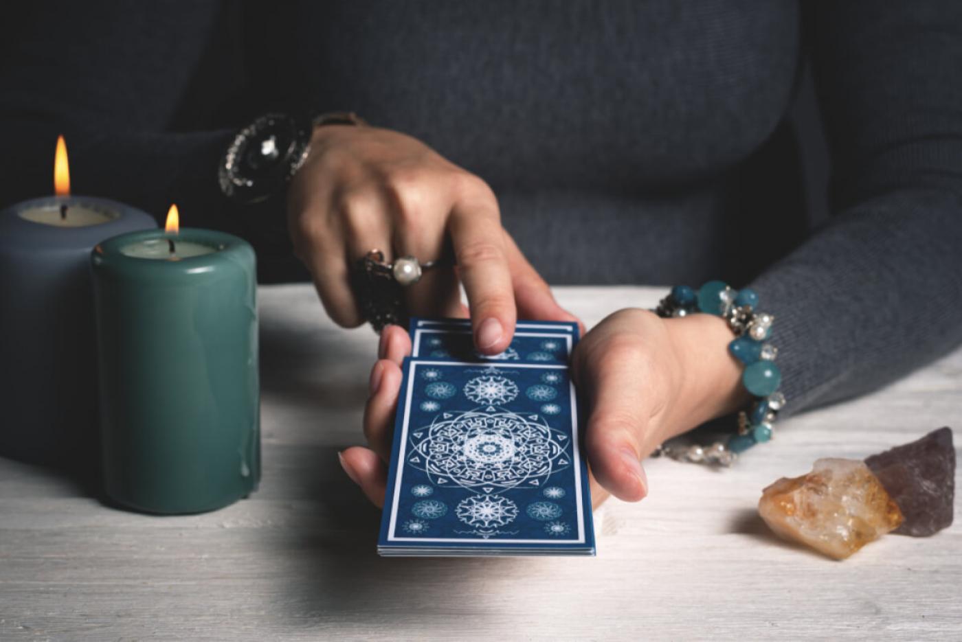 áprilisi tarot jóslás